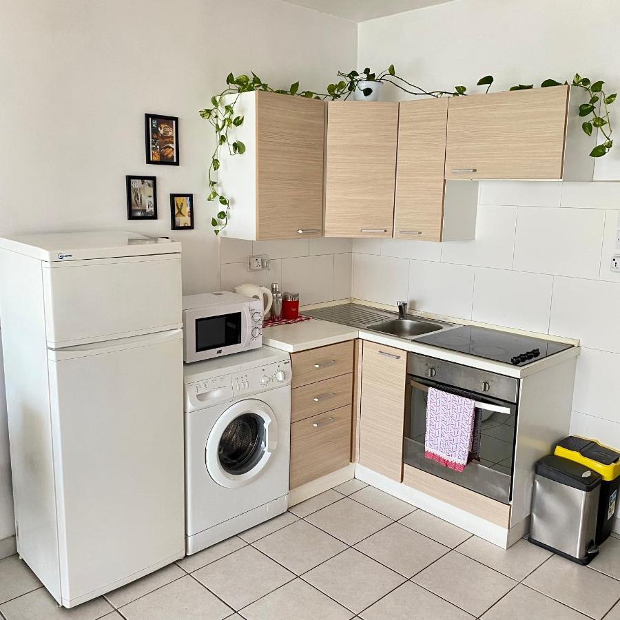 F2 - Lovely Two Bedrooms Flat Sea View, St Julians Saint Julian's Eksteriør bilde