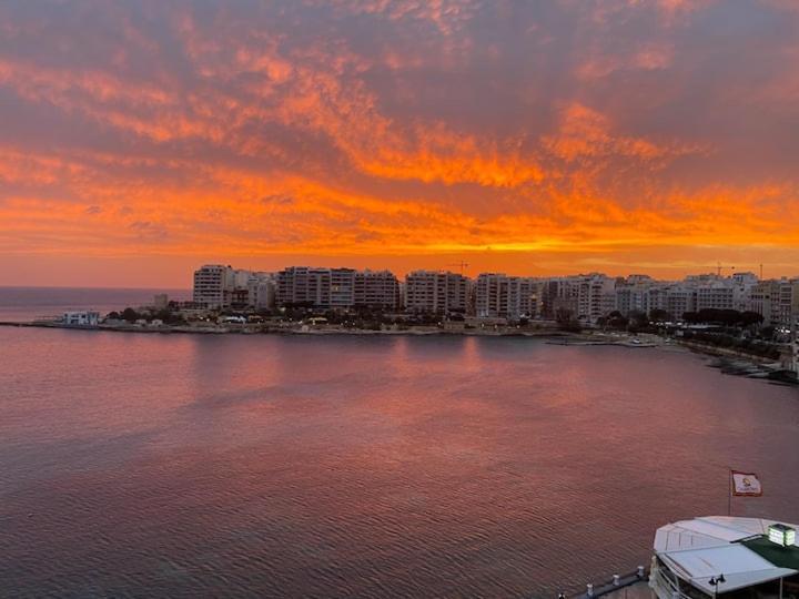 F2 - Lovely Two Bedrooms Flat Sea View, St Julians Saint Julian's Eksteriør bilde